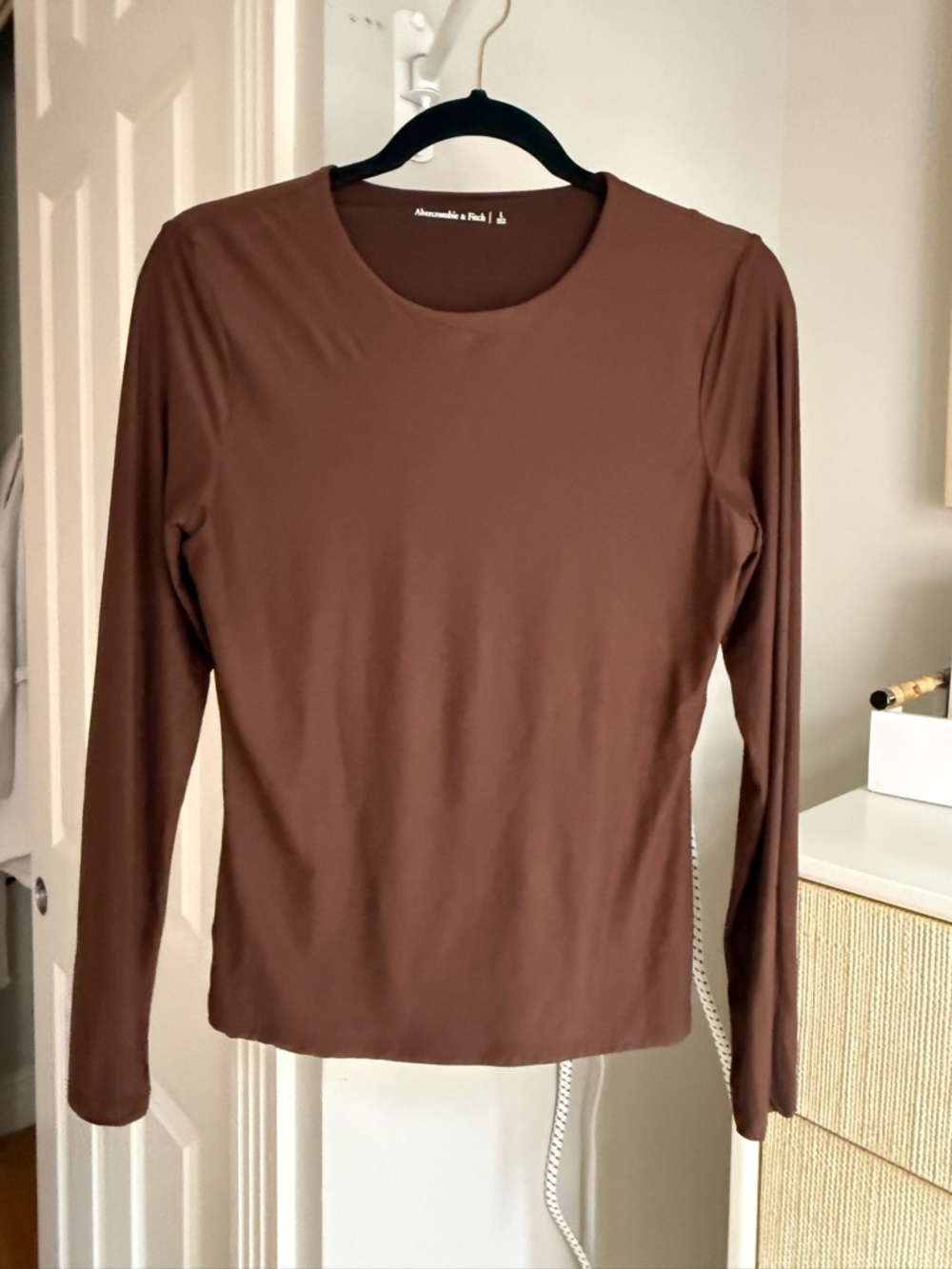 Abercrombie & Fitch Soft Matte Seamless Long-Sleeve Tee, Dark Brown, Sz. Large